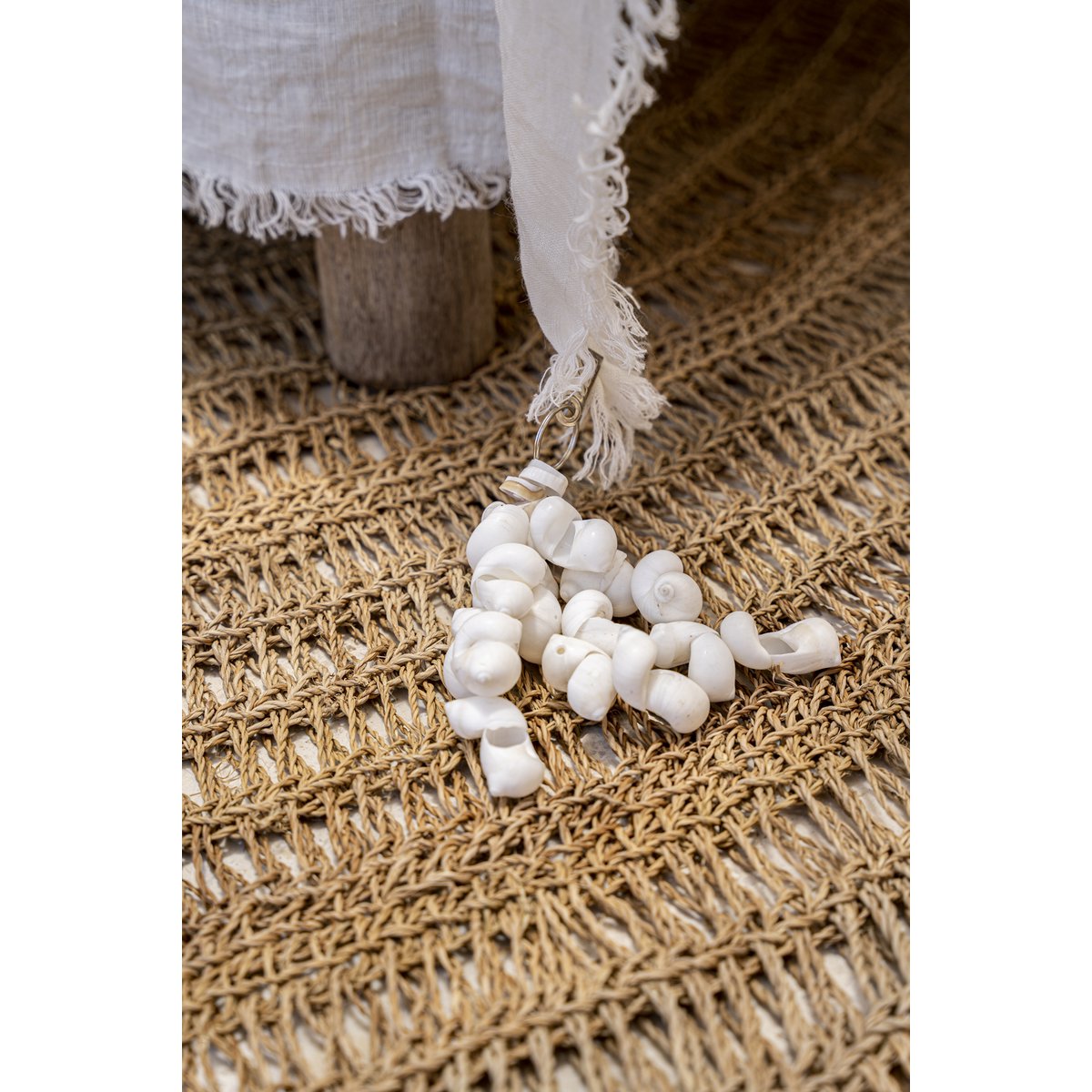 The Table Cloth Hanger - White