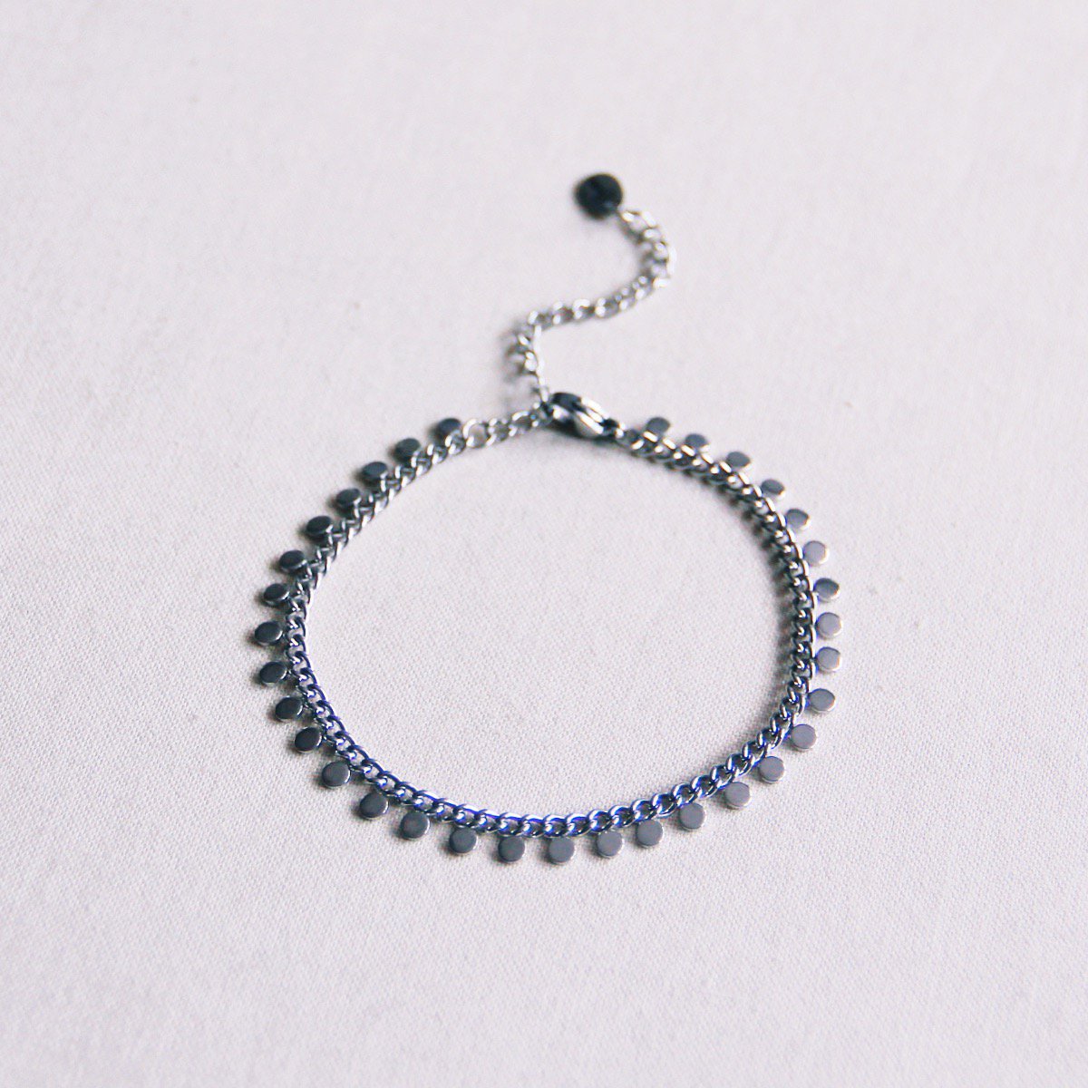 SA833: Steel chain bracelet with coins - silver