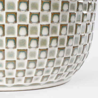 Flowerpot inside Daan Wit