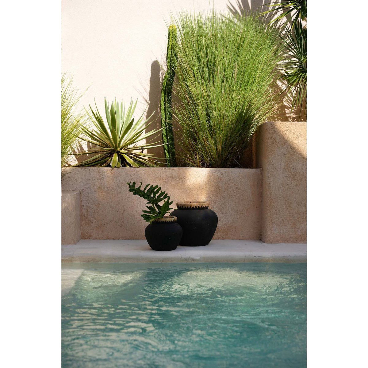 The Styly Vase - Black Natural - L