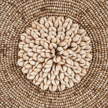 The Shell Guadeloupe on Stand - Natural White