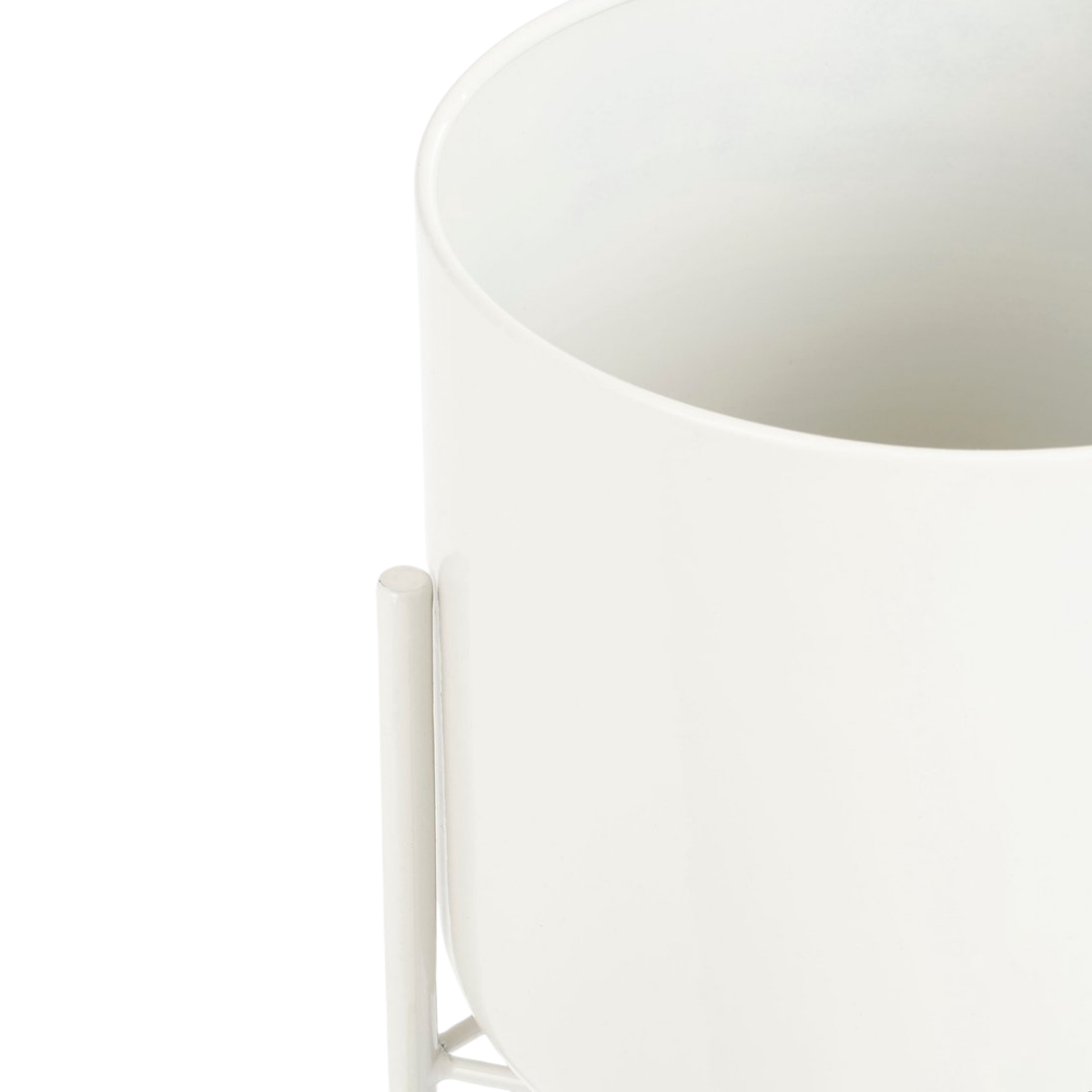Flowerpot inside Colyn White