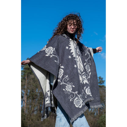 Alpaca Poncho Native Pattern | Poncho Maria Grey