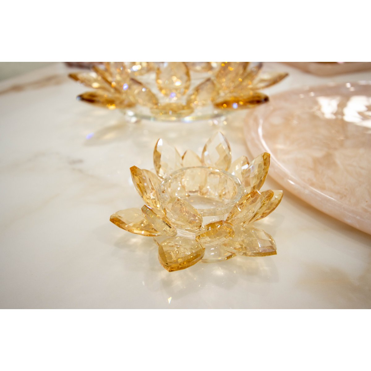 Lotus amber button 11x11x5cm