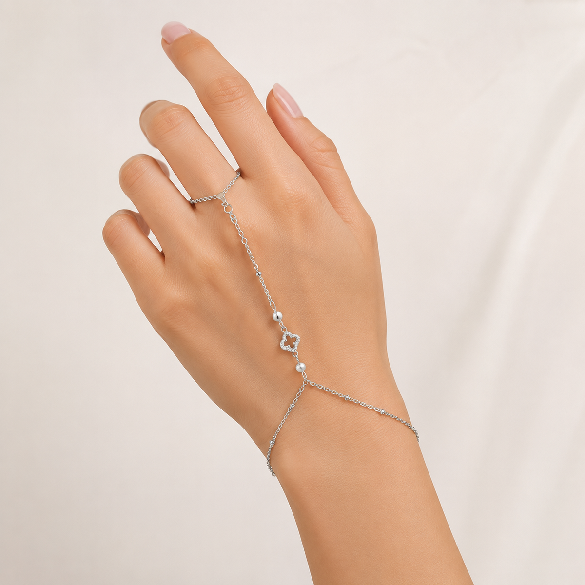 Hand chain Moonstone & Clover - Silver