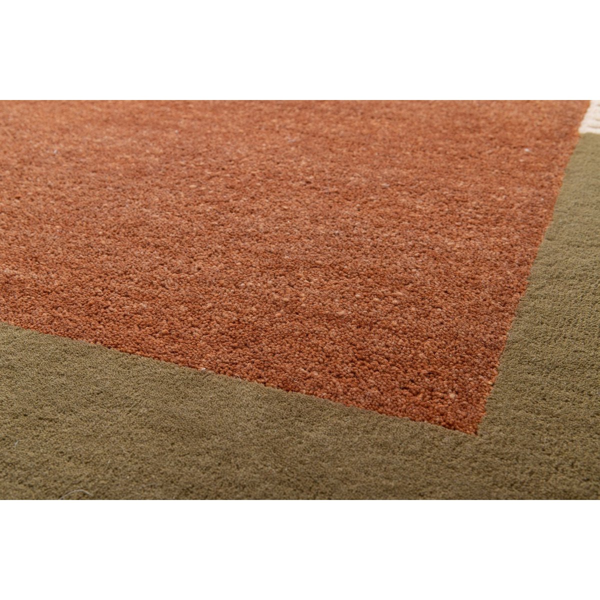 Trendy and luxurious wool rug BAUHAUS