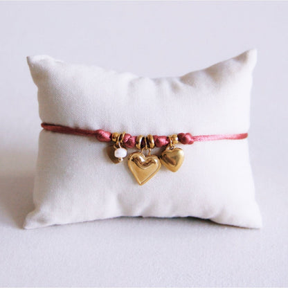 Satin charm bracelet with hearts and small pearl - dusty pink