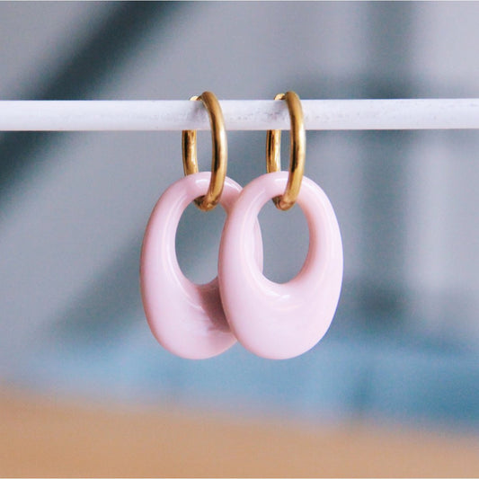 Earring with resin drop – lilac/gold