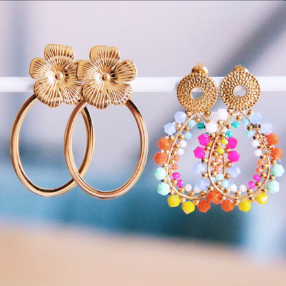Oval statement earrings with flower