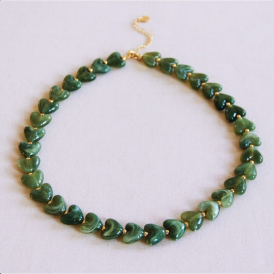 Beaded necklace of hearts resin - green
