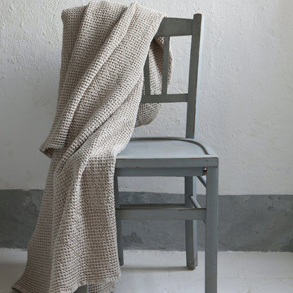 Maia Linen throw 260 x 260