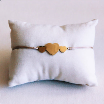 Satin bracelet with 3 hearts - sand