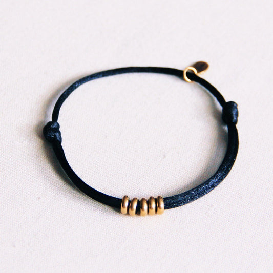 Satin bracelet with rings - black/gold