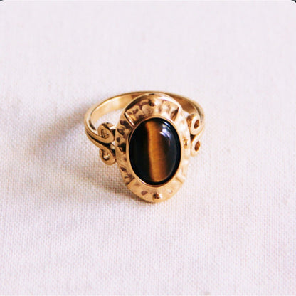 Statement ring with oval stone - brown