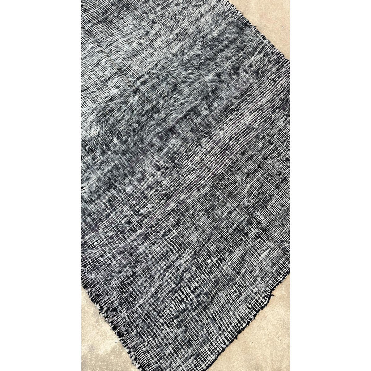 Pure wool Moroccan Kilim Berber rug 152 x 310 cm