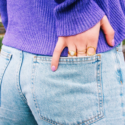 Steel ring with open round - gold - R677