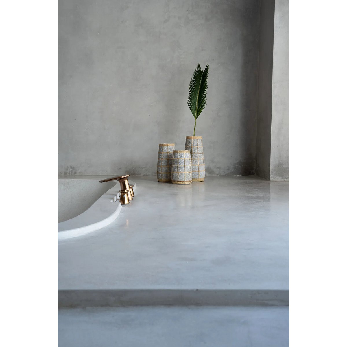 The Cutie Vase - Concrete Natural - M