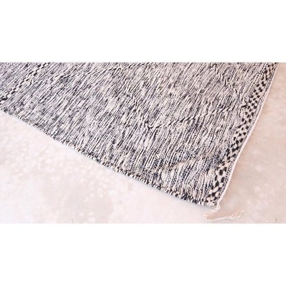 Pure wool Moroccan Kilim Berber rug 206 x 338 cm