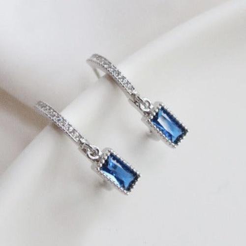 Square Sapphire-look Earring