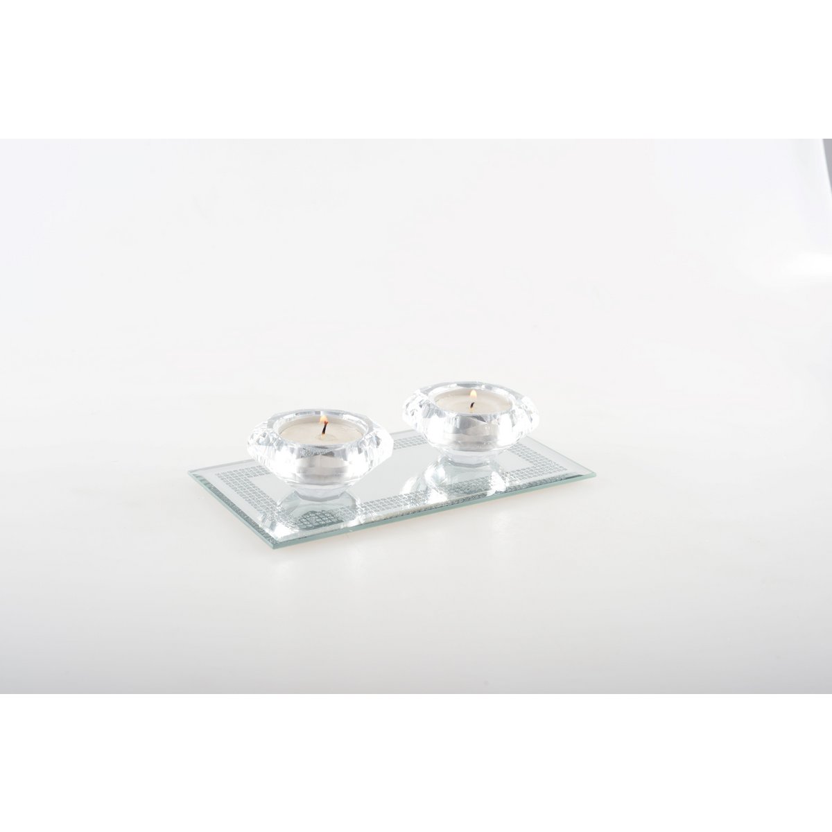 Double crystal candle holder on silver mirror rectangle support