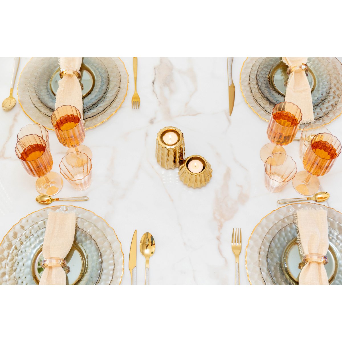 Brilliant golden candle holder 9.5x9.5x6cm