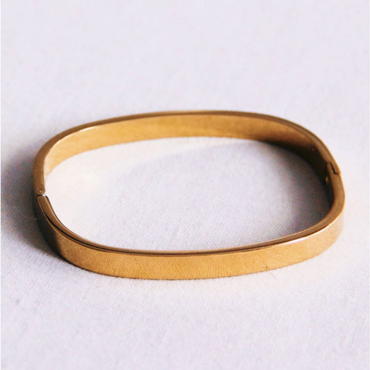 Rectangular small bangle