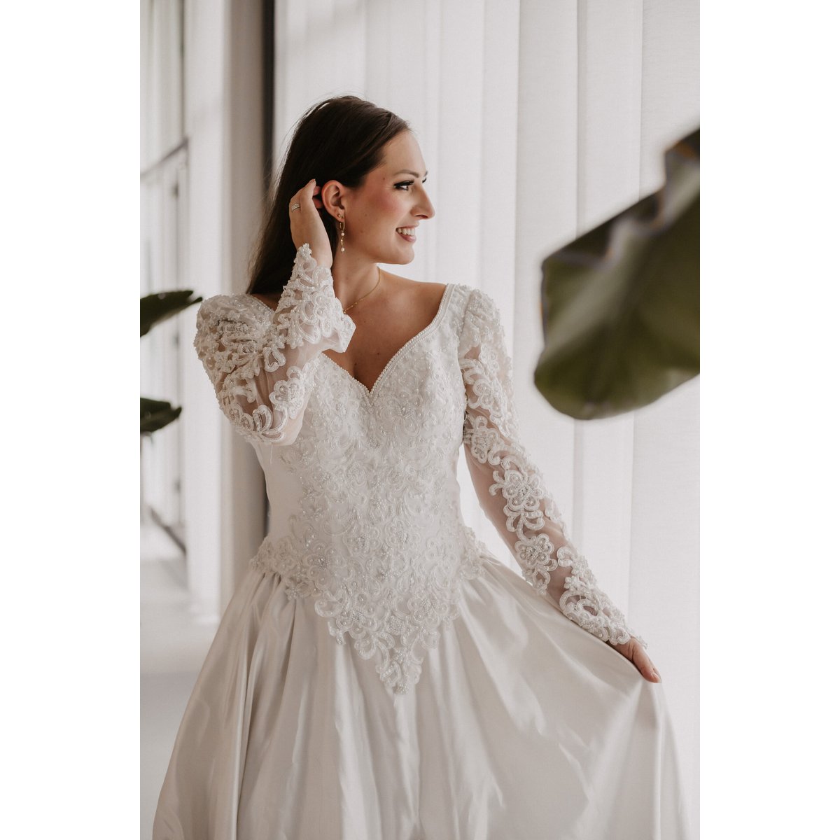 Crystal heart, moonstone and pearl earrings - gold