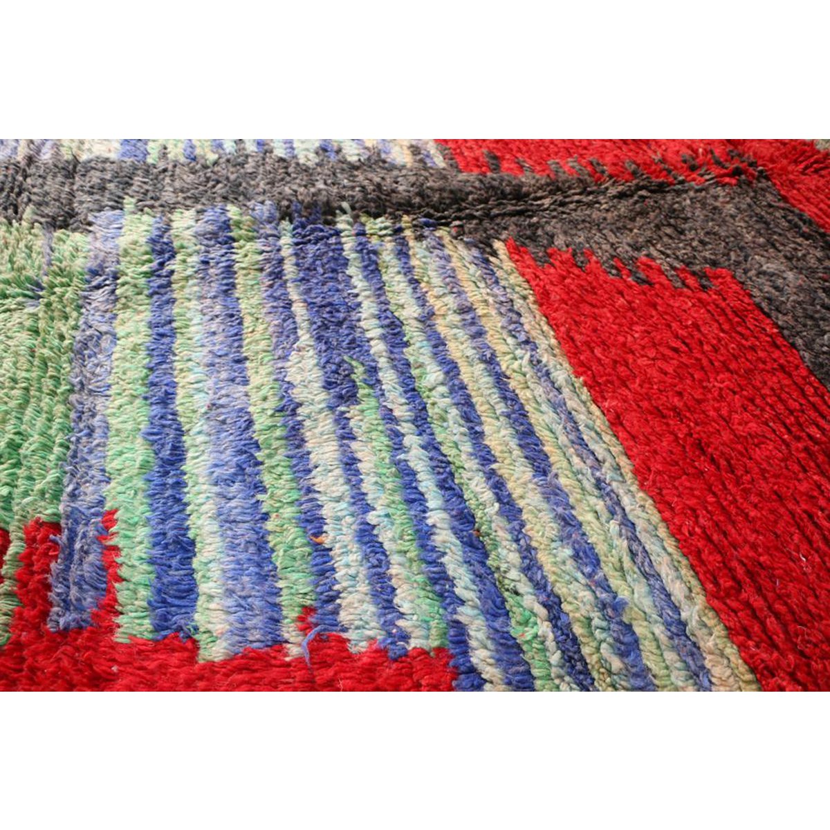 Pure wool Moroccan Berber rug 163 x 262 cm