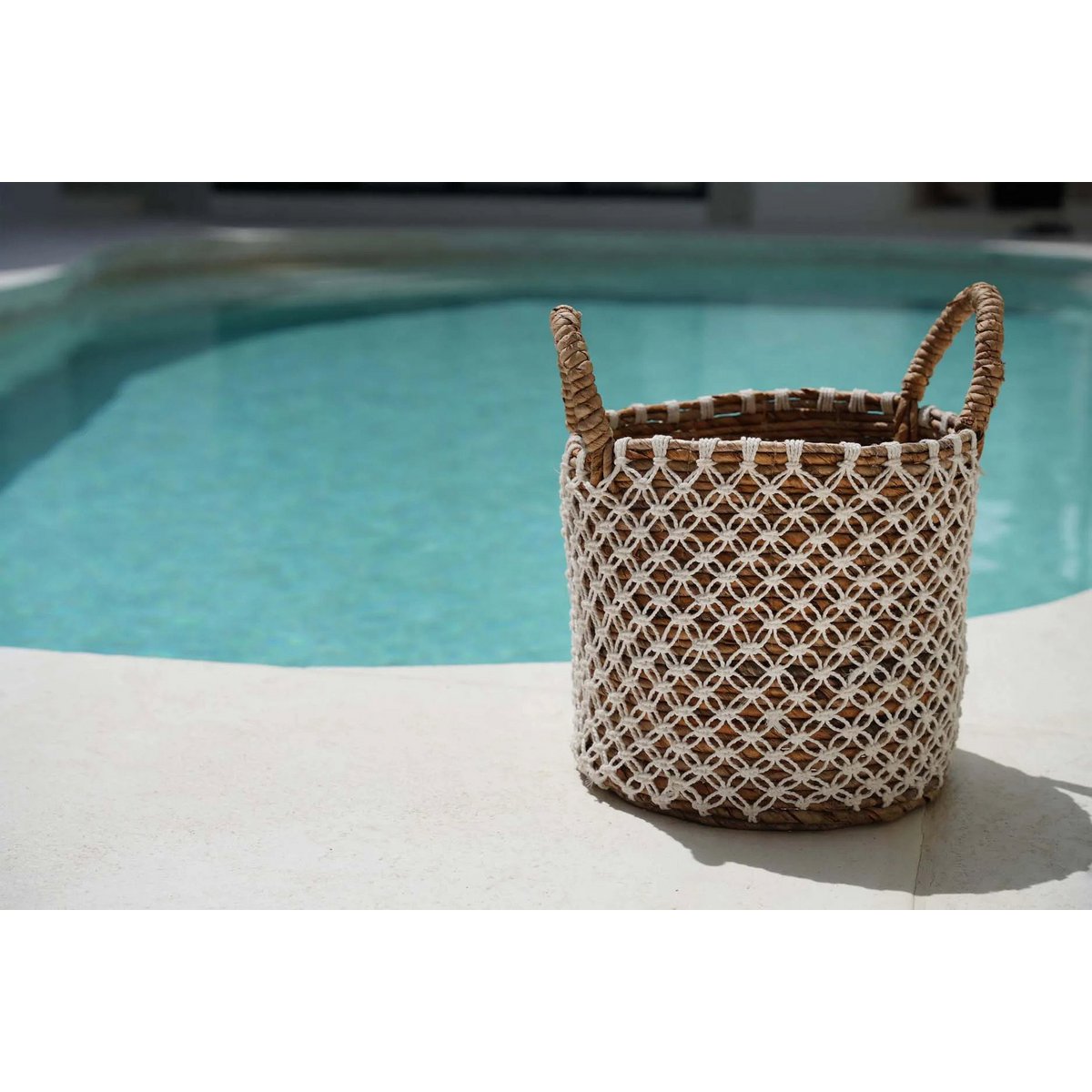 The Crossed Stitched Macrame Basket - S