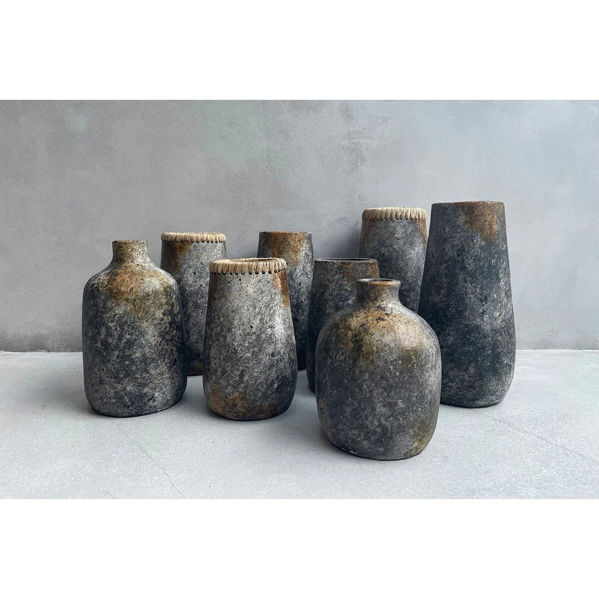 The Sneaky Vase - Antique Grey - S