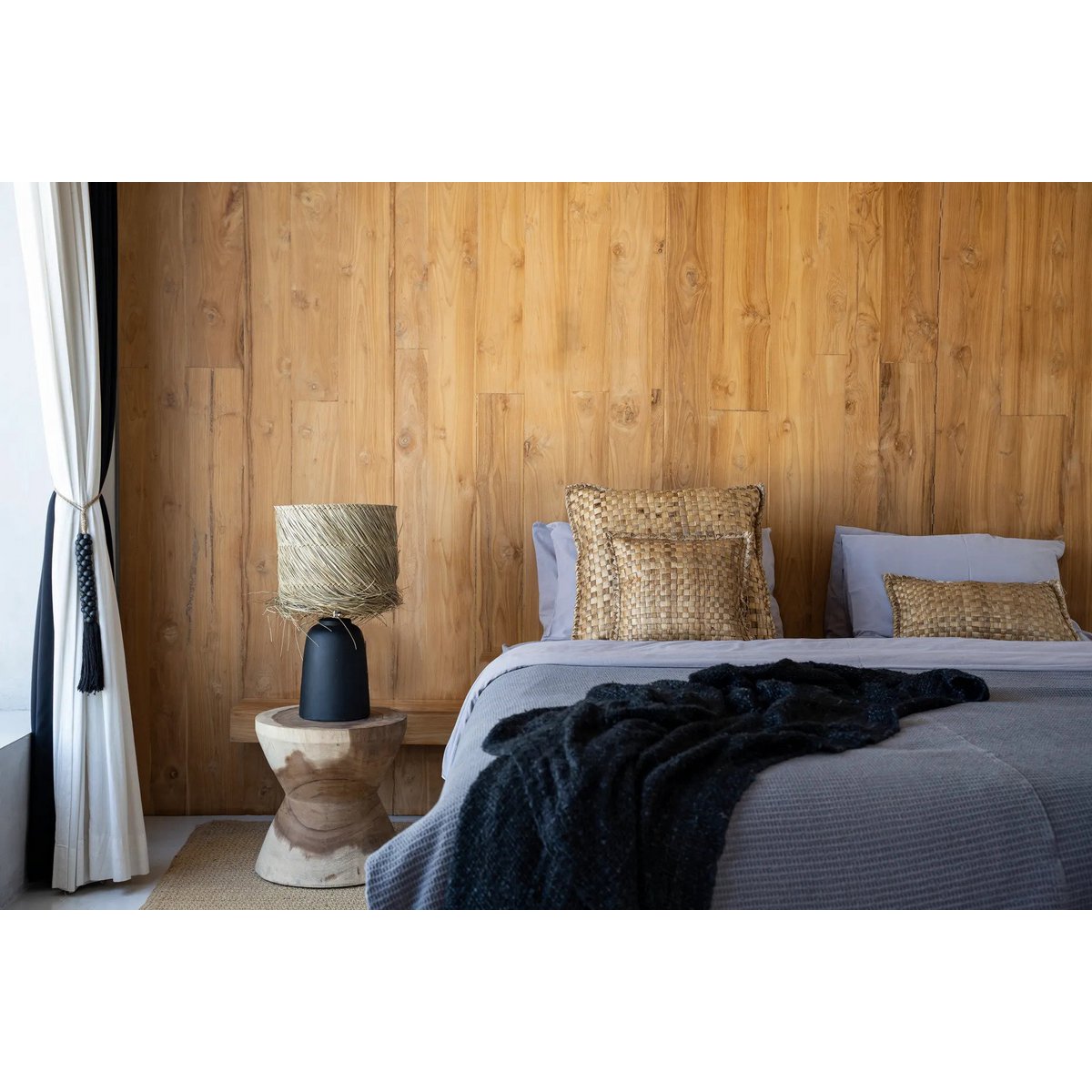 The Pandan Table Lamp - Black Natural