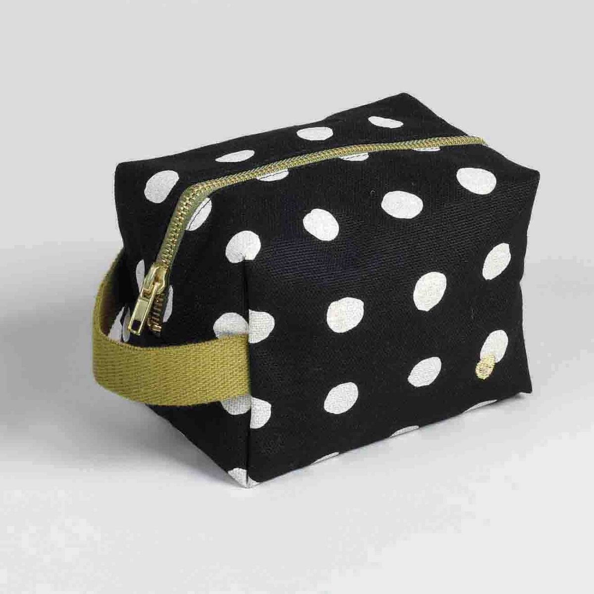 Mia caviar 18 x 22 x 8 toiletry bag