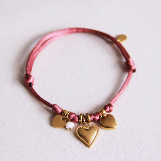 Satin charm bracelet with hearts and small pearl - dusty pink