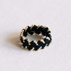 Tilabead ring - black
