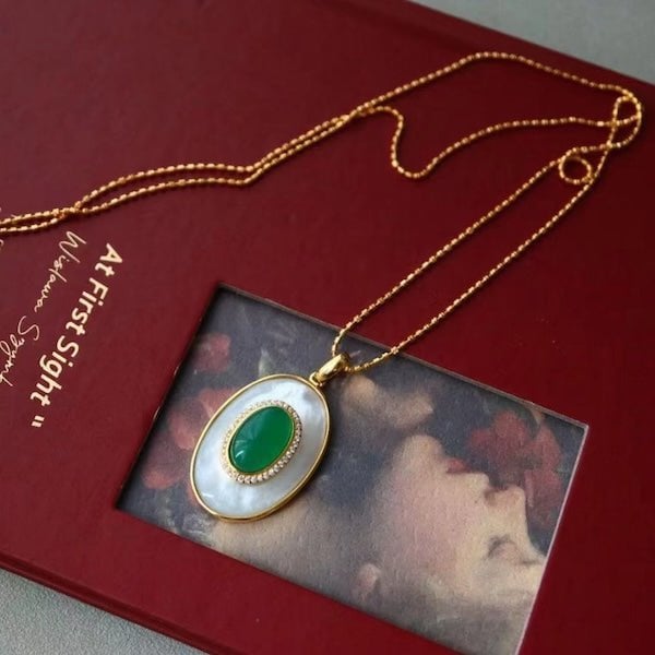 Royal Green Onyx MOP Oval Pendant Necklace