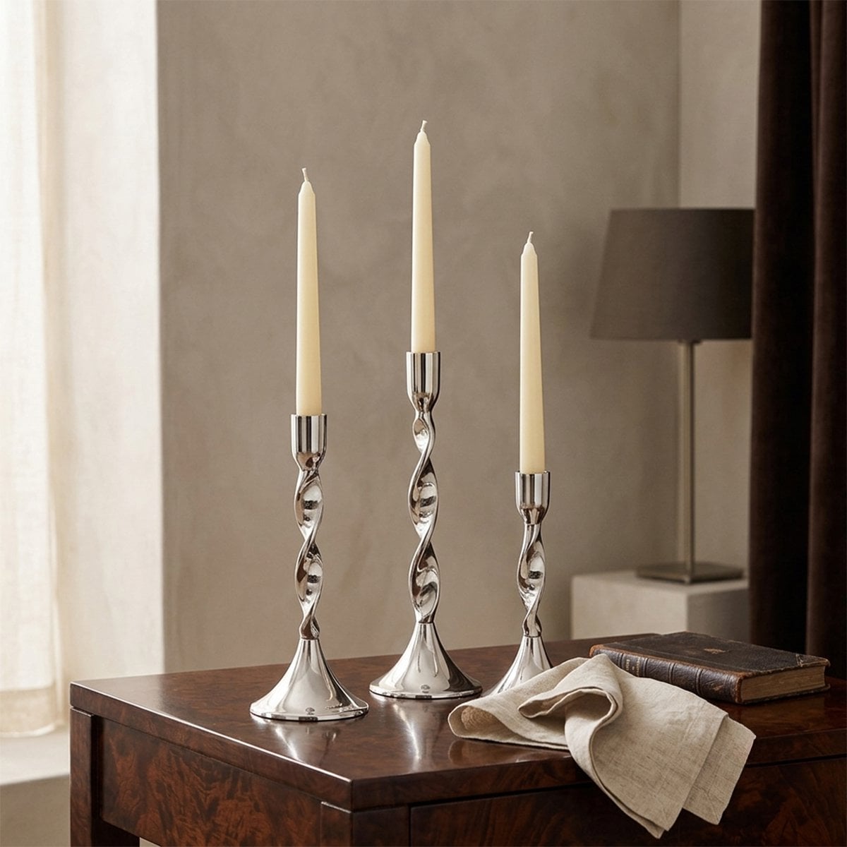 Chic silver twisted candlestick 10x10x30cm