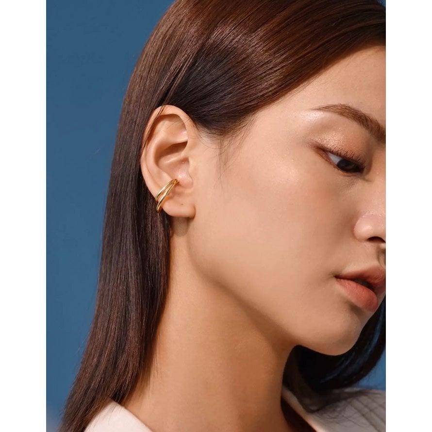 Minimalist Double Circle Matte Ear Cuff – One Piece