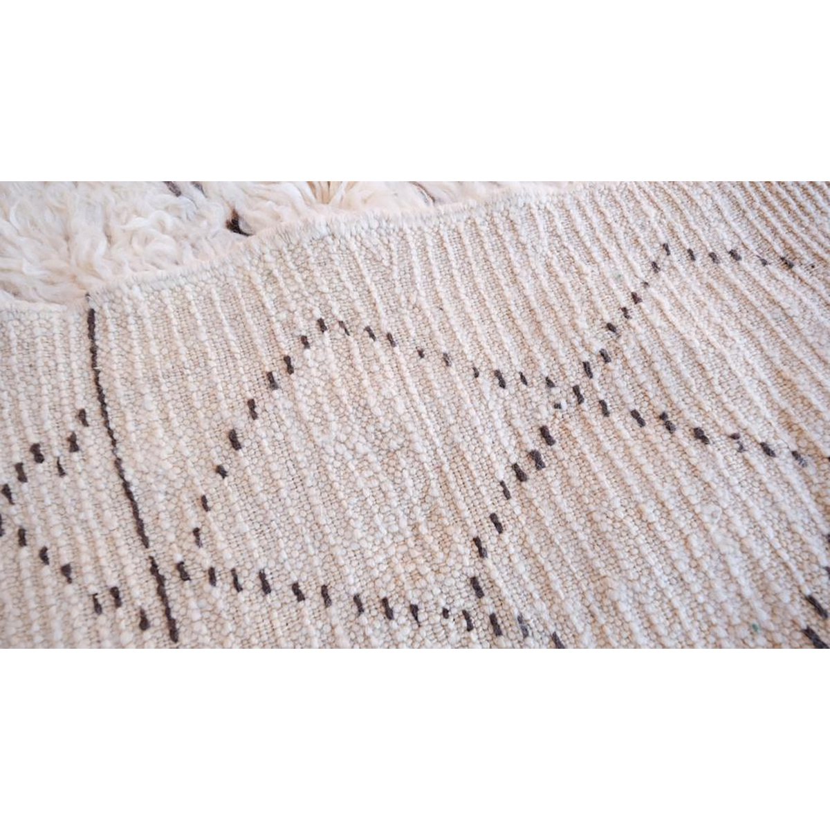 Pure wool Moroccan Berber rug 175 x 217 cm