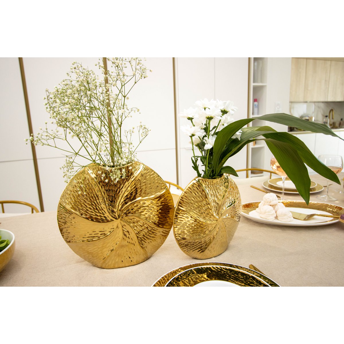 Golden spiral vase in ceramic 28.5x6.5x26cm