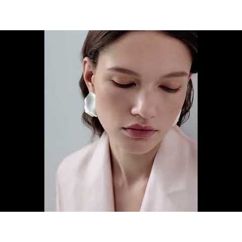 Minimalist Leaf Design Bold Earrings