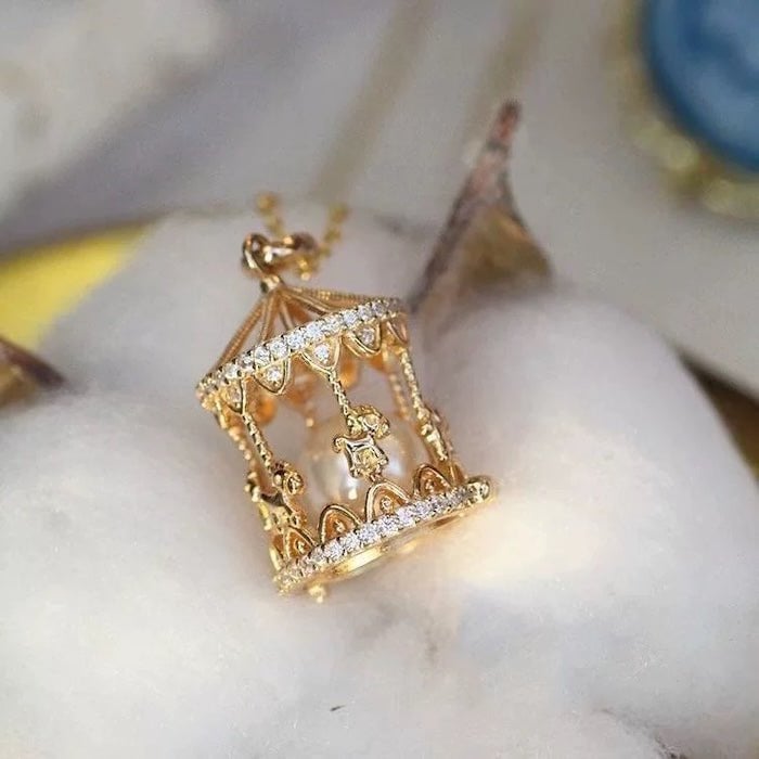 Luxe Carousel Sachet Pearl Pendant Necklace