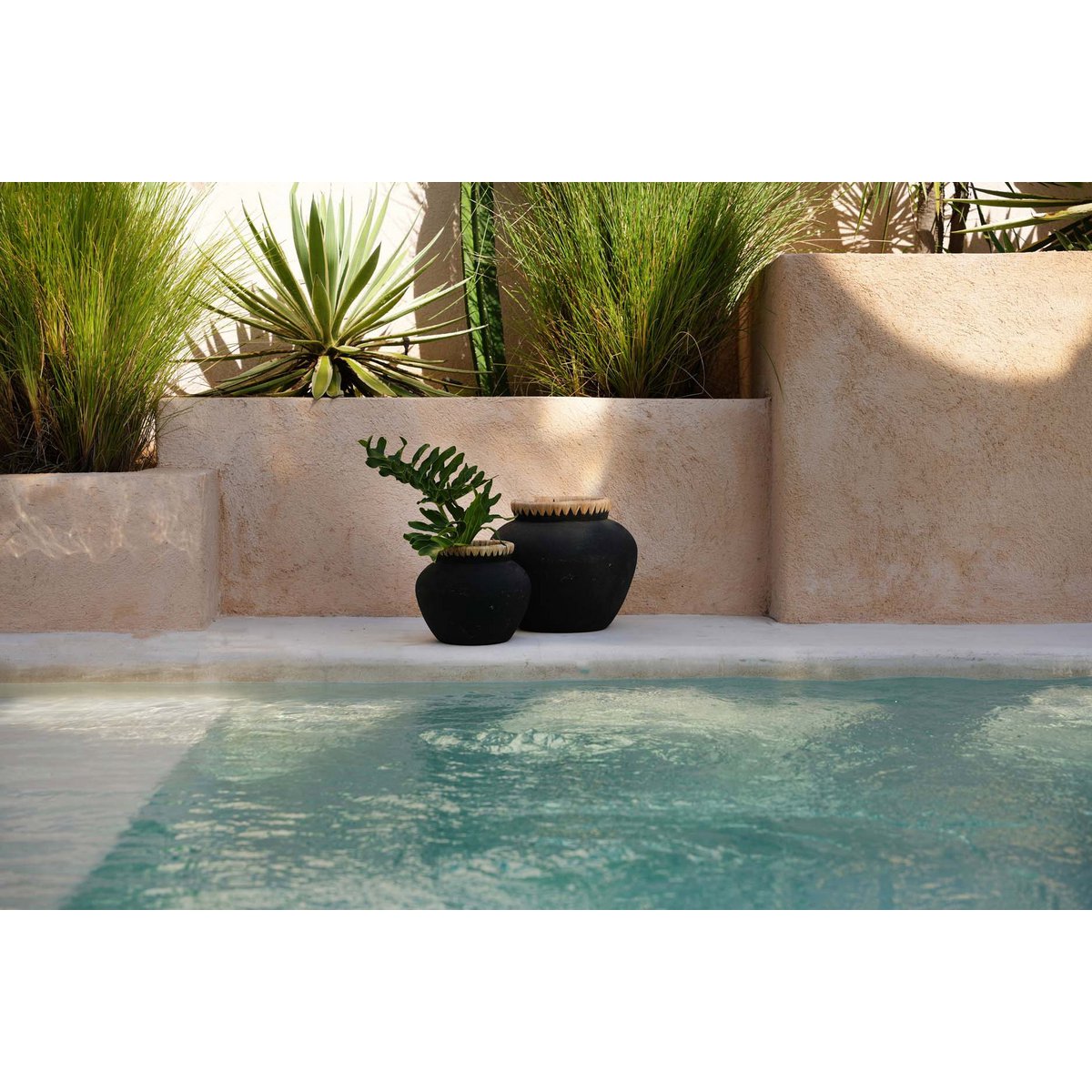 The Styly Vase - Black Natural - S