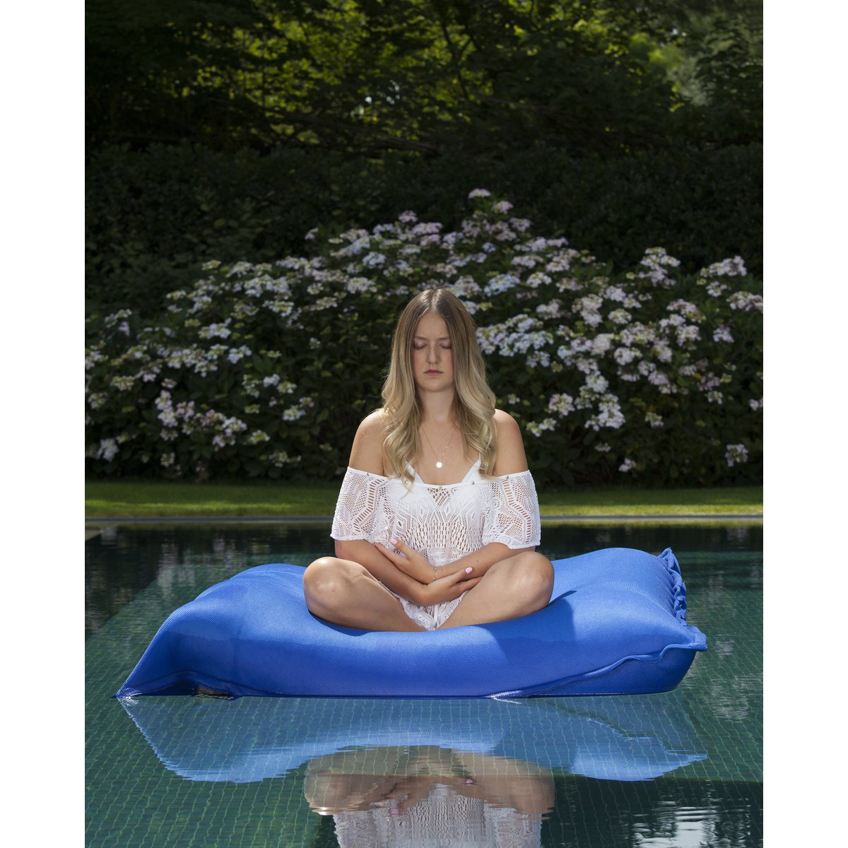 FLOAT BEANBAG SWIMMINGPOOL - royal blue