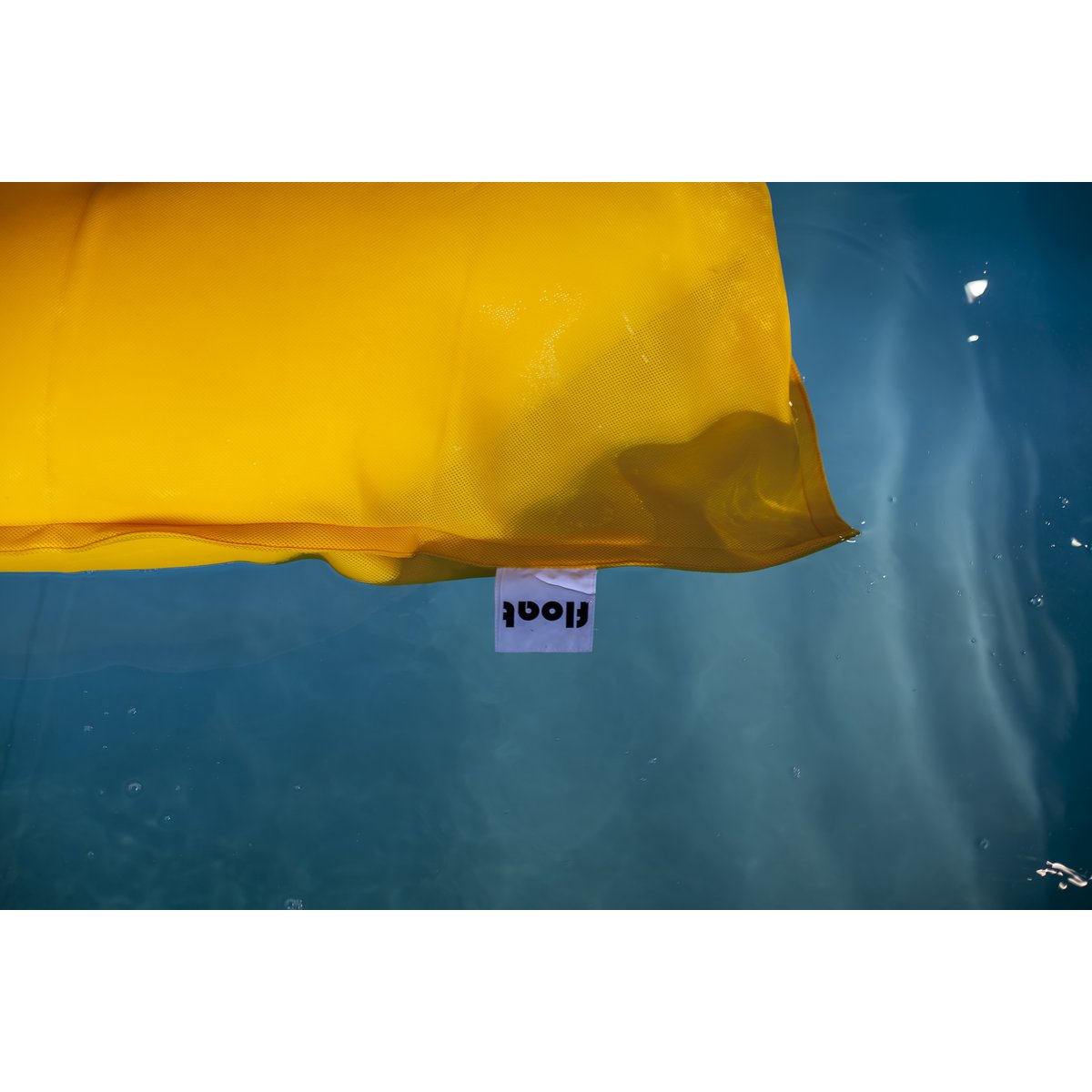 FLOAT BEANBAG SWIMMINGPOOL - yellow