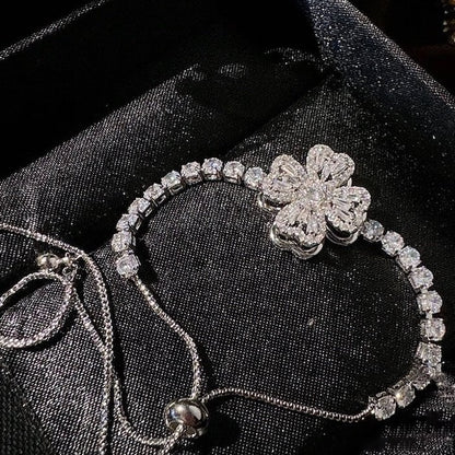 Dazzling Turning Four Leaf Clover Jewelry Set