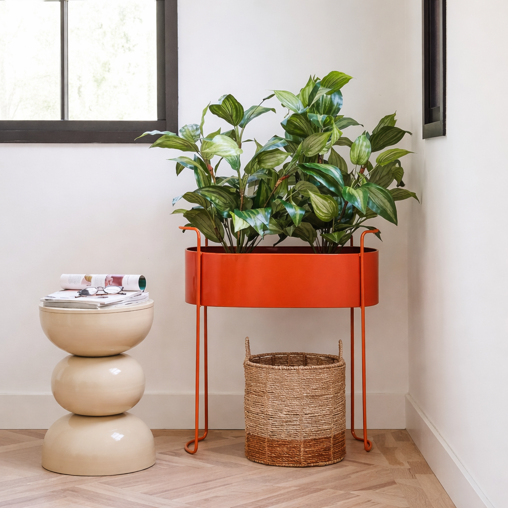 Flowerpot inside Moritz Red