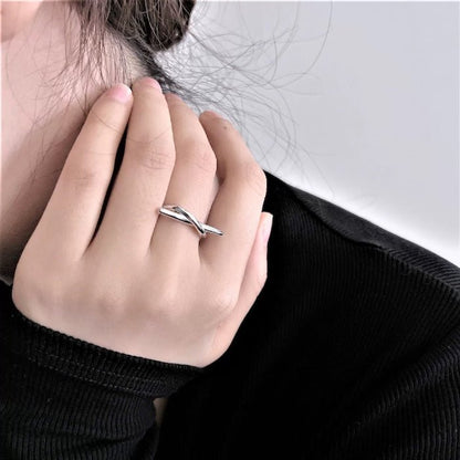 Minimalist Knot Ring – 925 Sterling Silver