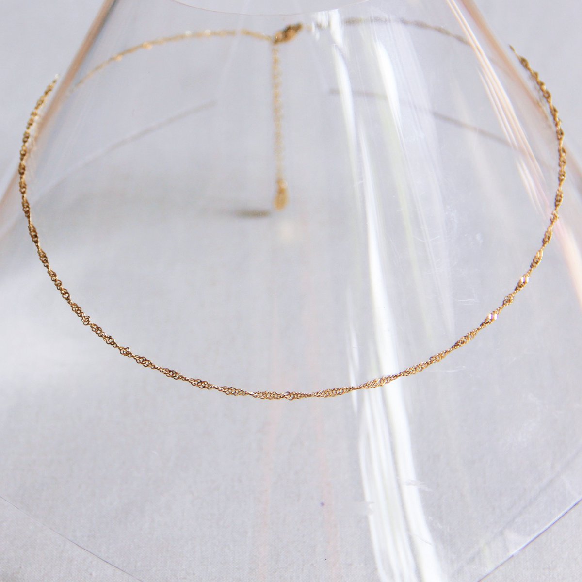 Stainless steel small twisted necklace – gold