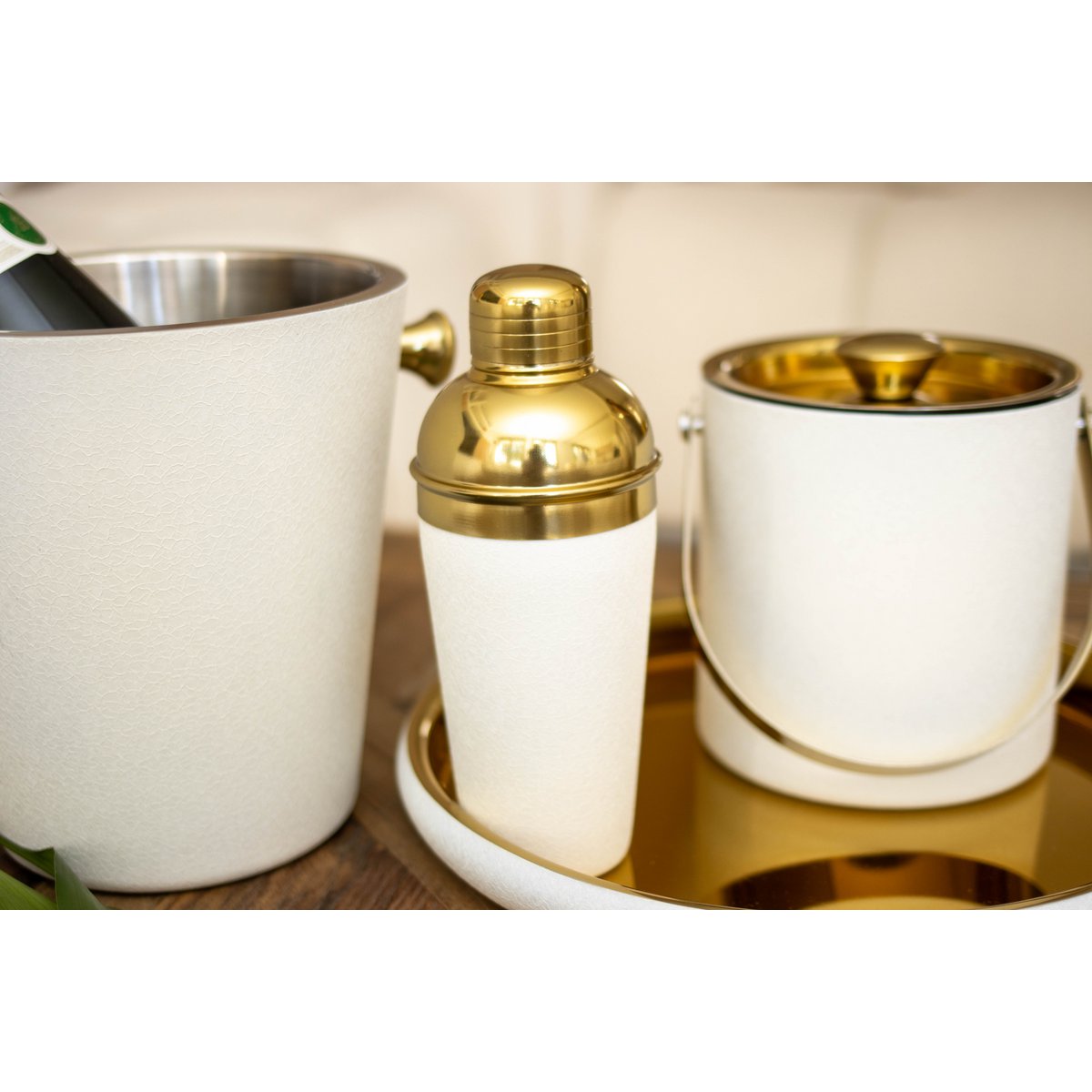 Shaker with ecru and gold cocktail 8x8x22cm