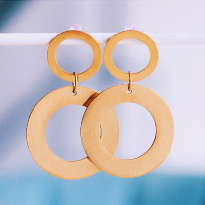 Statement earring large round ring 'matte' - gold